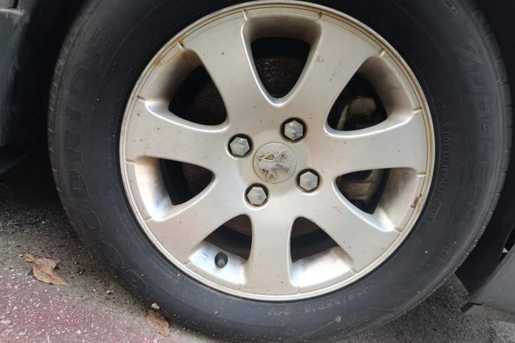 Used Peugeot 307 2012 Hatchback 1.6L Automatic Comfort Edition Right Front Wheel Hub