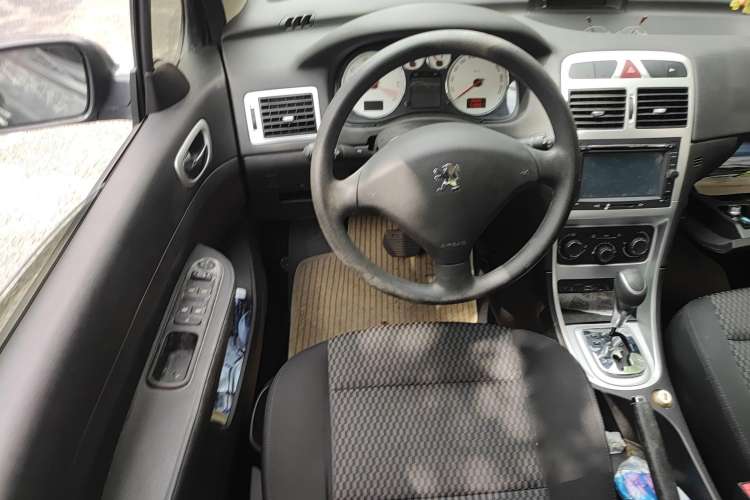 Used Peugeot 307 2012 Hatchback 1.6L Automatic Comfort Edition Steering Wheel