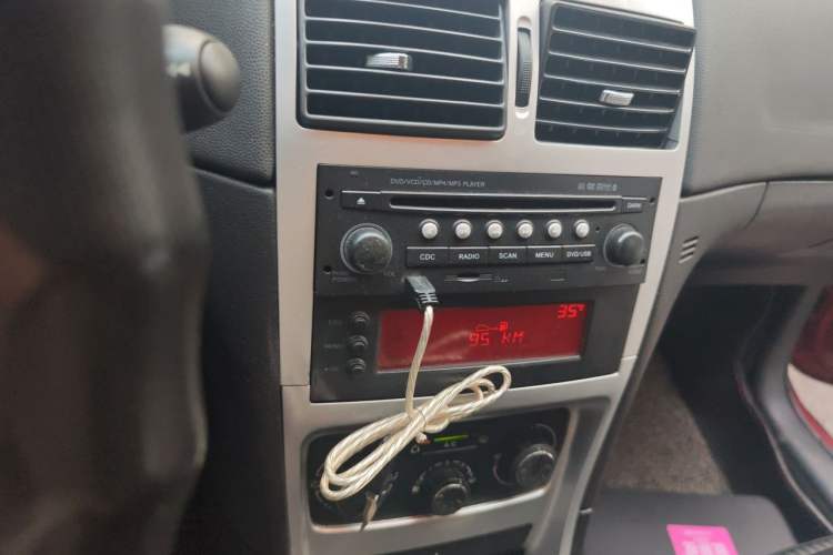 Used Peugeot 307 2012 Hatchback 1.6L Manual Comfort Edition Audio And AC Panel
