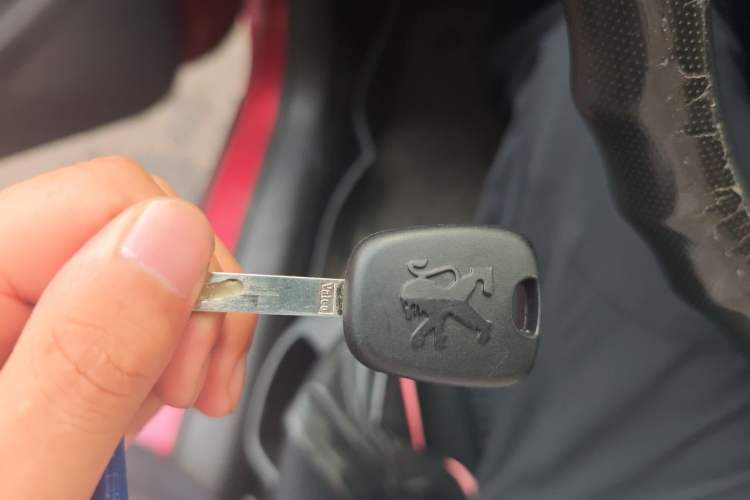 Used Peugeot 307 2012 Hatchback 1.6L Manual Comfort Edition Vehicle Key