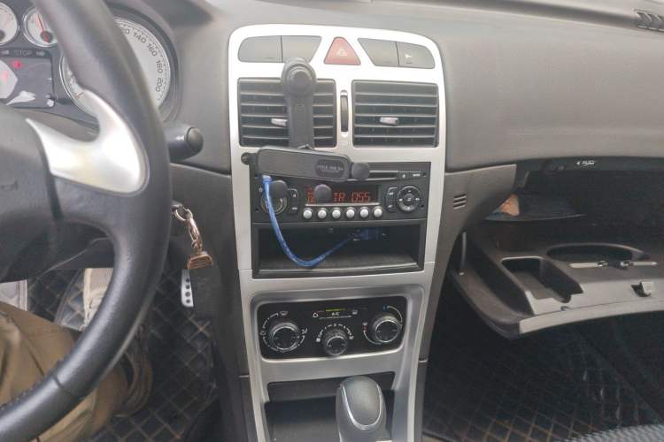 Used Peugeot 307 2012 1.6L Automatic CROSS Audio And AC Panel