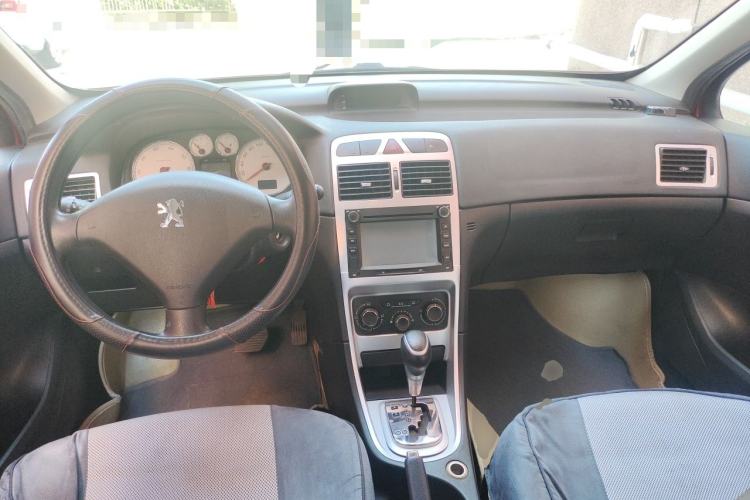 Used Peugeot 307 2012 Hatchback 1.6L Automatic Comfort Edition Center Console