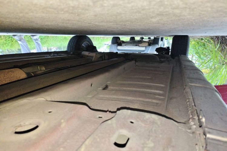 Used Peugeot 307 2012 1.6L Automatic CROSS Chassis Front Right