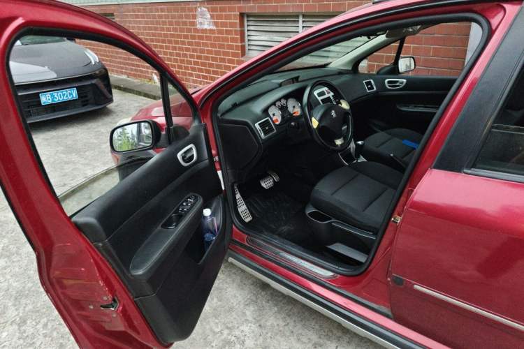 Used Peugeot 307 2012 1.6L Automatic CROSS Driver Seat