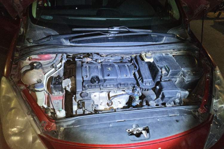 Used Peugeot 307 2012 1.6L Automatic CROSS Engine Bay