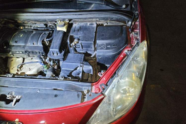 Used Peugeot 307 2012 1.6L Automatic CROSS Engine Bay Left