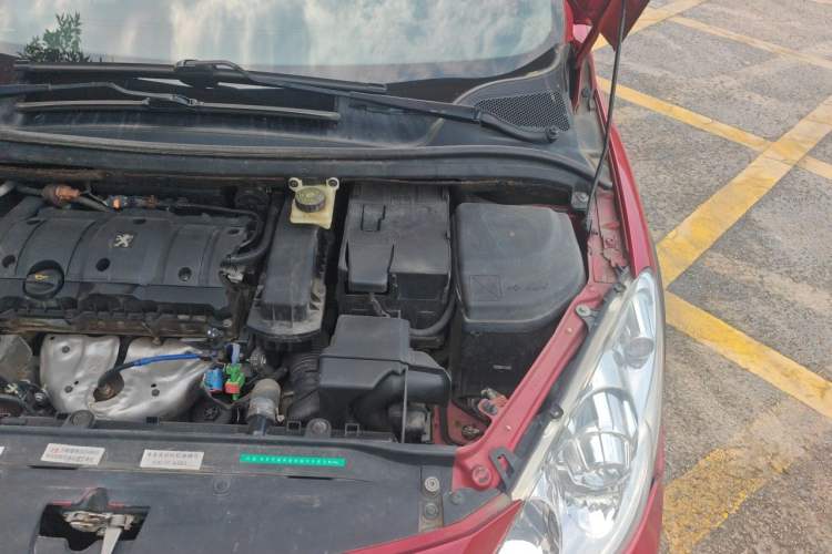Used Peugeot 307 2012 1.6L Automatic CROSS Engine Bay Left