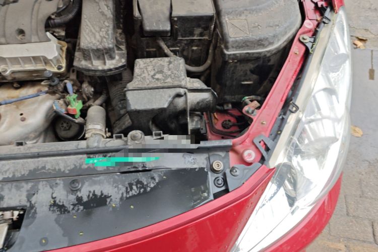 Used Peugeot 307 2012 1.6L Manual CROSS Engine Bay Left