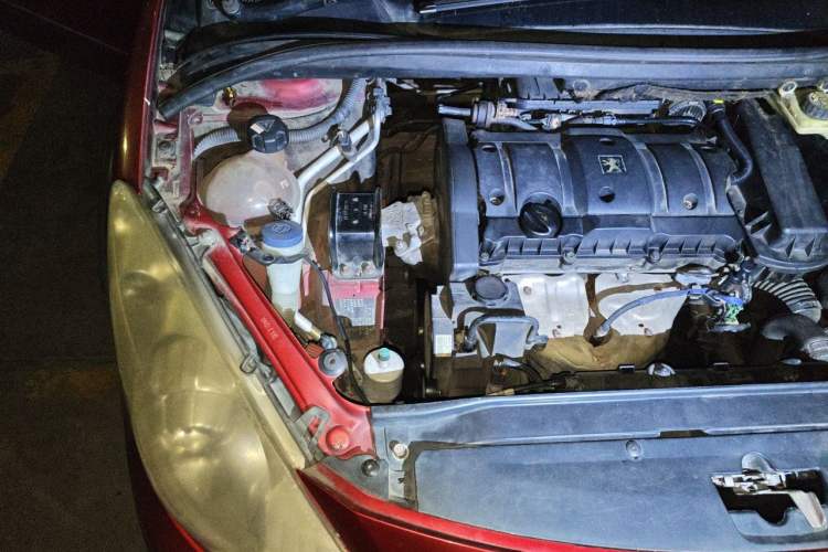 Used Peugeot 307 2012 1.6L Automatic CROSS Engine Bay Right