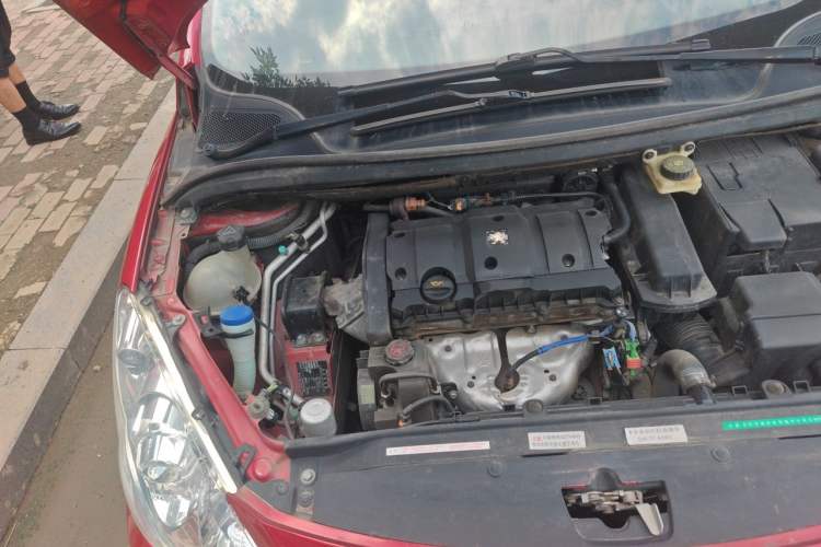 Used Peugeot 307 2012 1.6L Automatic CROSS Engine Bay Right