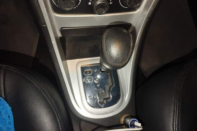 Used Peugeot 307 2012 Hatchback 1.6L Automatic Comfort Edition Gear Lever
