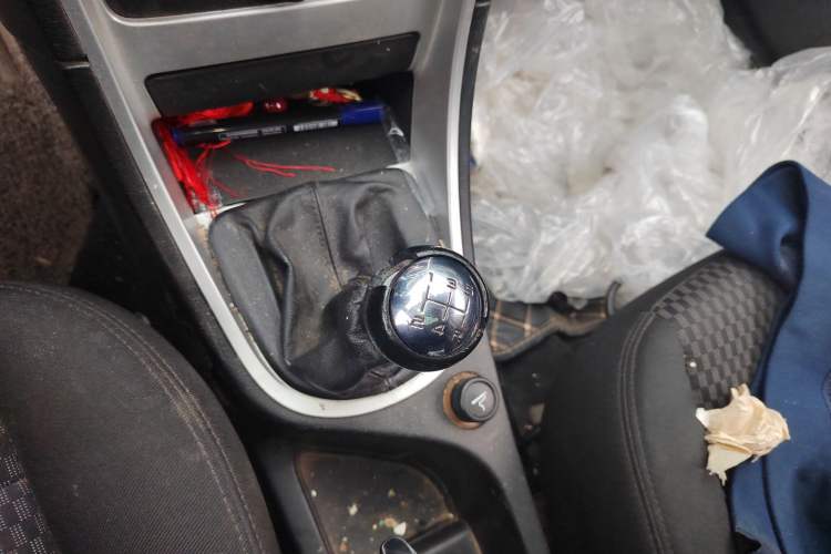 Used Peugeot 307 2012 Hatchback 1.6L Manual Comfort Edition Gear Lever