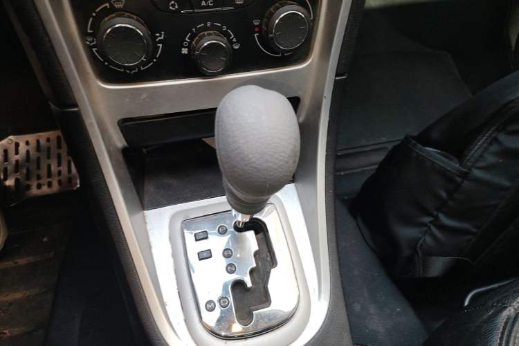 Used Peugeot 307 2012 Hatchback 1.6L Automatic Comfort Edition Gear Lever