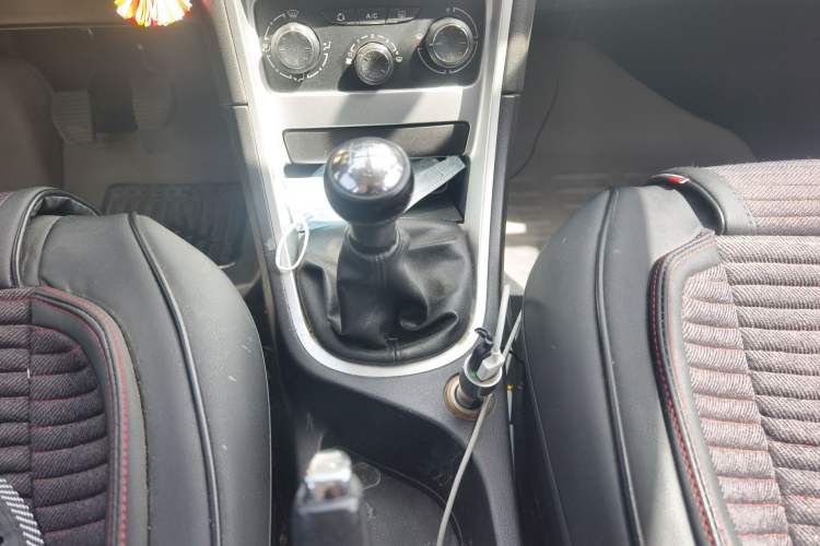 Used Peugeot 307 2012 Hatchback 1.6L Manual Comfort Edition Gear Lever