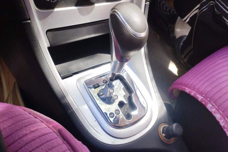 Used Peugeot 307 2012 Hatchback 1.6L Automatic Comfort Edition Gear Lever