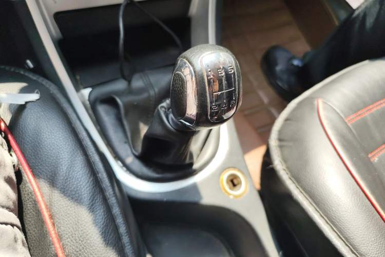 Used Peugeot 307 2012 Hatchback 1.6L Manual Comfort Edition Gear Lever