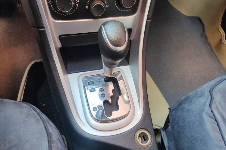 Used Peugeot 307 2012 Hatchback 1.6L Automatic Comfort Edition Gear Lever