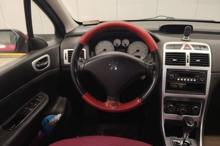 Used Peugeot 307 2012 Hatchback 1.6L Automatic Comfort Edition Steering Wheel