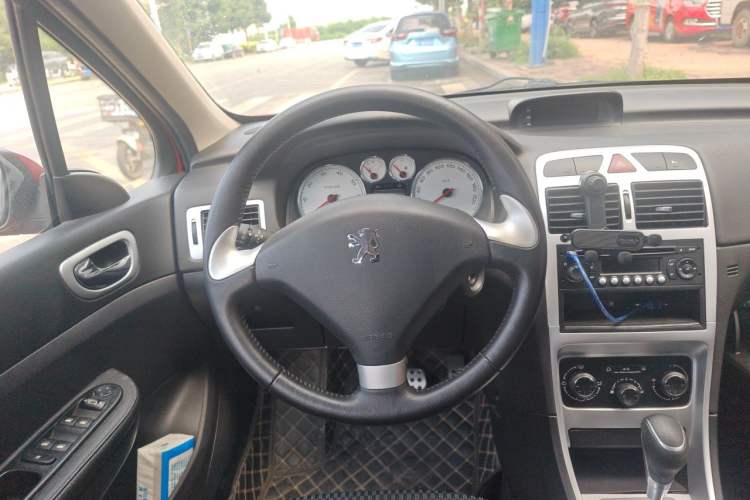 Used Peugeot 307 2012 1.6L Automatic CROSS Steering Wheel
