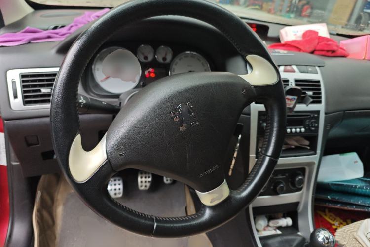 Used Peugeot 307 2012 1.6L Manual CROSS Steering Wheel