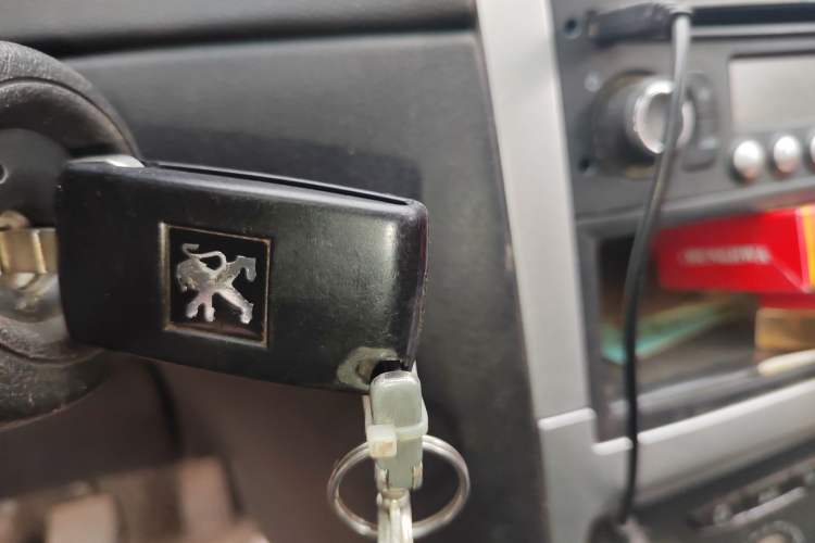 Used Peugeot 307 2012 Hatchback 1.6L Manual Comfort Edition Vehicle Key