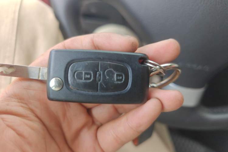 Used Peugeot 307 2012 1.6L Automatic CROSS Vehicle Key