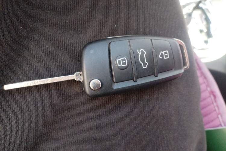 Used Peugeot 307 2012 Hatchback 1.6L Automatic Comfort Edition Vehicle Key