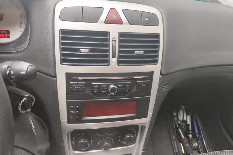 Used Peugeot 307 2012 1.6L Automatic CROSS Audio And AC Panel
