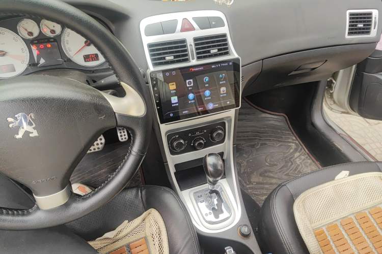 Used Peugeot 307 2012 Hatchback 1.6L Automatic Comfort Edition Audio And AC Panel