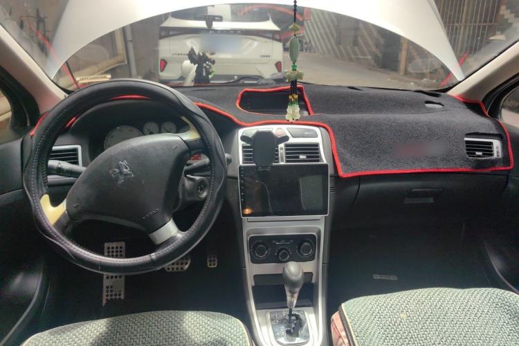 Used Peugeot 307 2012 1.6L Automatic CROSS Center Console