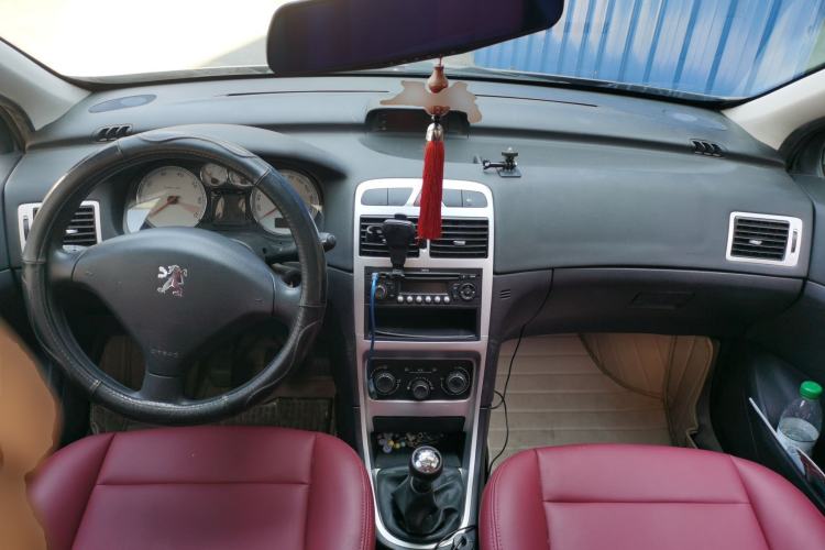 Used Peugeot 307 2012 Hatchback 1.6L Manual Comfort Edition Center Console