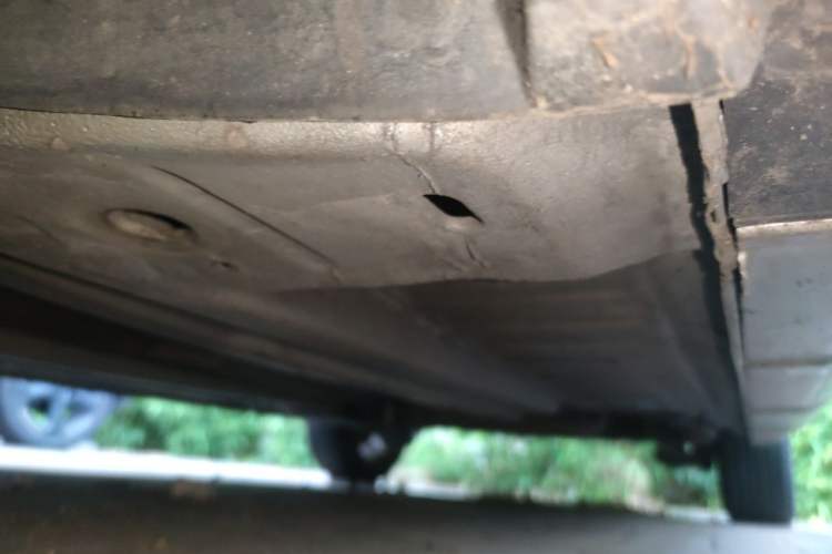Used Peugeot 307 2012 1.6L Manual CROSS Chassis Front Left