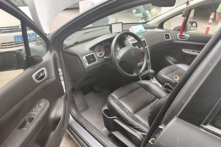 Used Peugeot 307 2012 1.6L Automatic CROSS Driver Seat