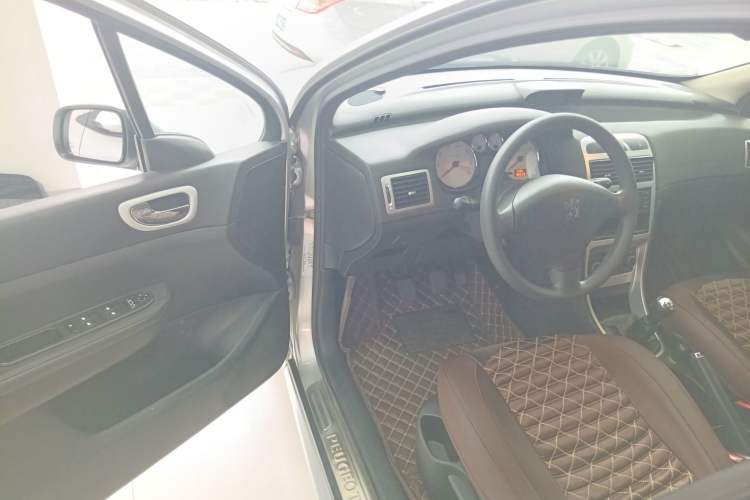 Used Peugeot 307 2012 Hatchback 1.6L Manual Comfort Edition Driver Seat
