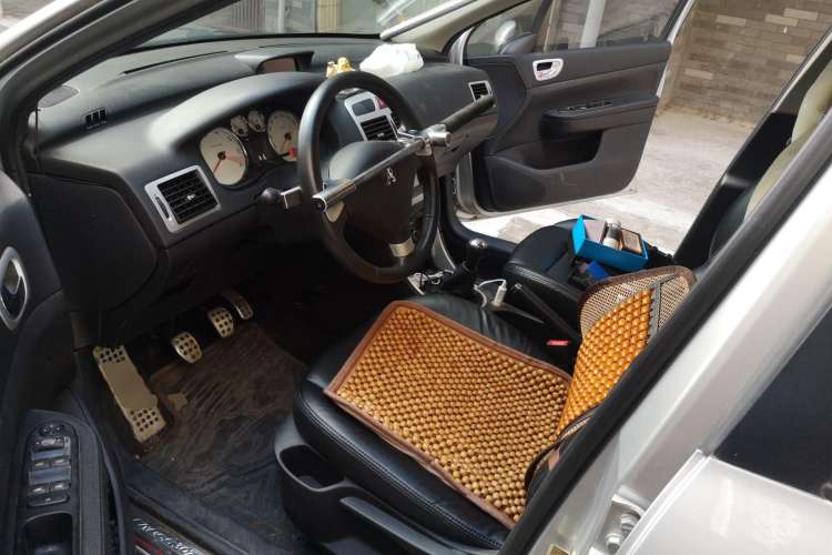 Used Peugeot 307 2012 1.6L Manual CROSS Driver Seat