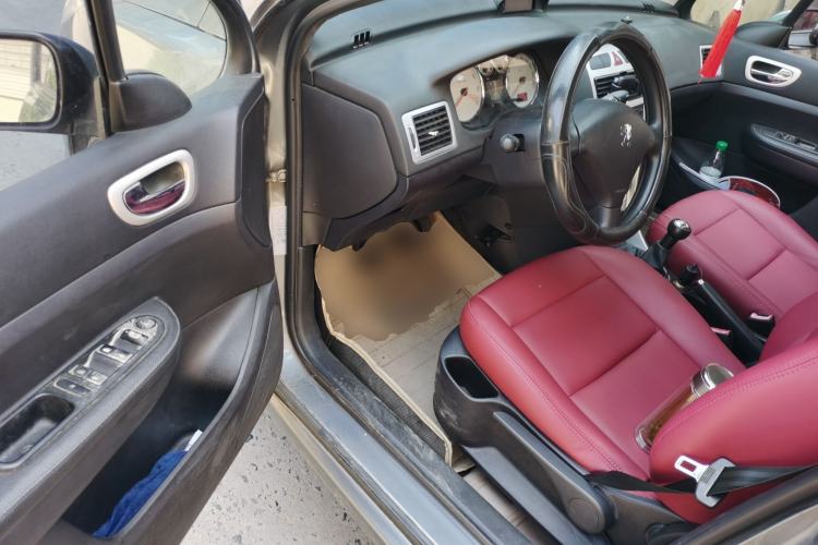 Used Peugeot 307 2012 Hatchback 1.6L Manual Comfort Edition Driver Seat