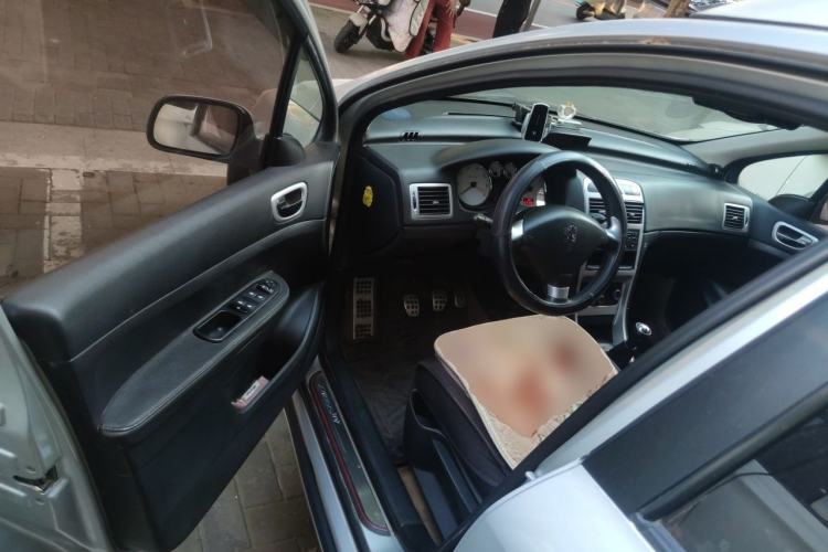 Used Peugeot 307 2012 1.6L Manual CROSS Driver Seat