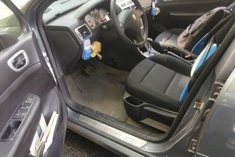Used Peugeot 307 2012 Hatchback 1.6L Automatic Comfort Edition Driver Seat