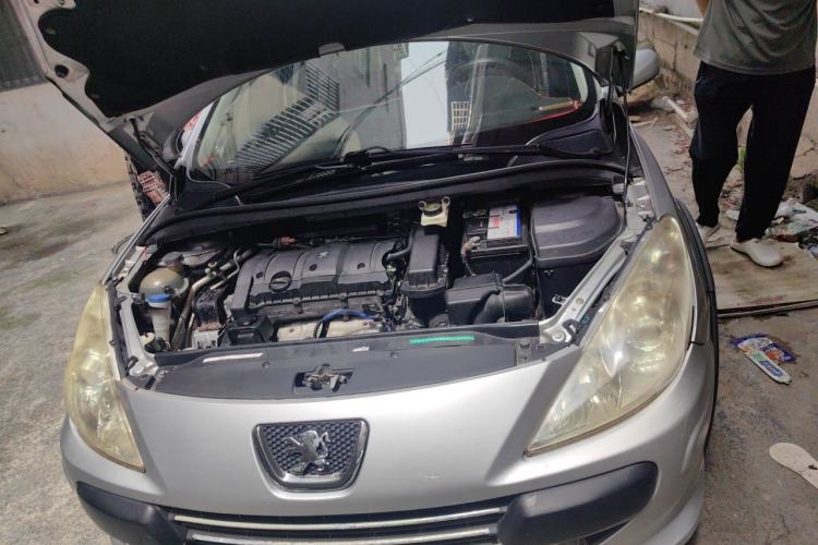 Used Peugeot 307 2012 1.6L Automatic CROSS Engine Bay