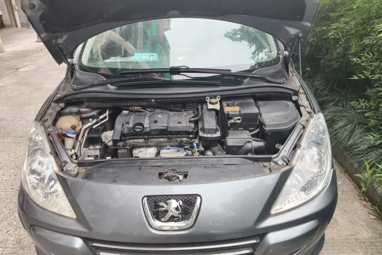Used Peugeot 307 2012 1.6L Automatic CROSS Engine Bay