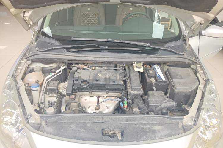 Used Peugeot 307 2012 Hatchback 1.6L Manual Comfort Edition Engine Bay