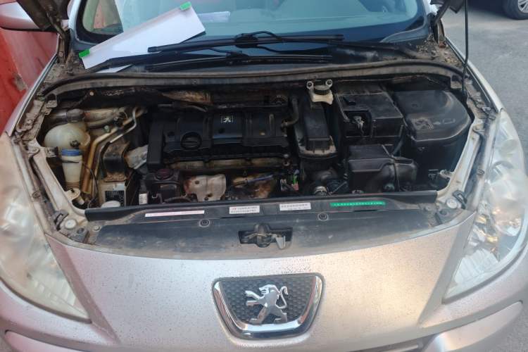 Used Peugeot 307 2012 Hatchback 1.6L Manual Comfort Edition Engine Bay