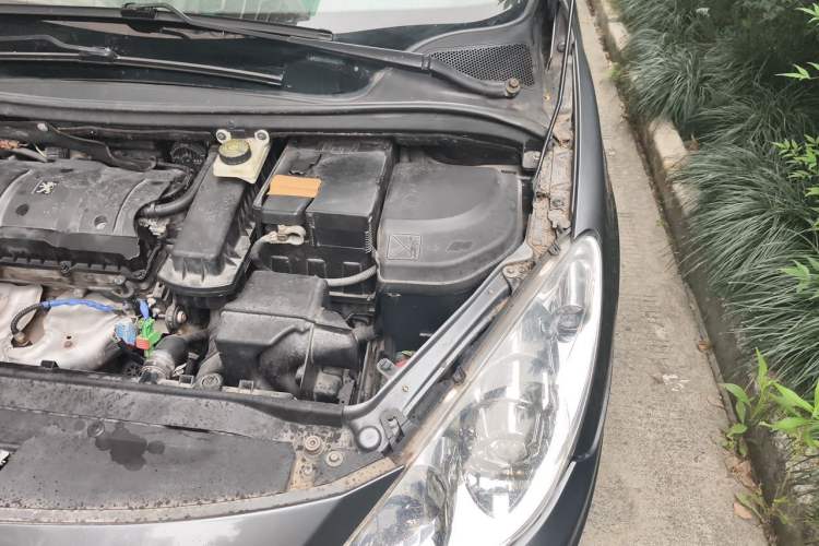 Used Peugeot 307 2012 1.6L Automatic CROSS Engine Bay Left