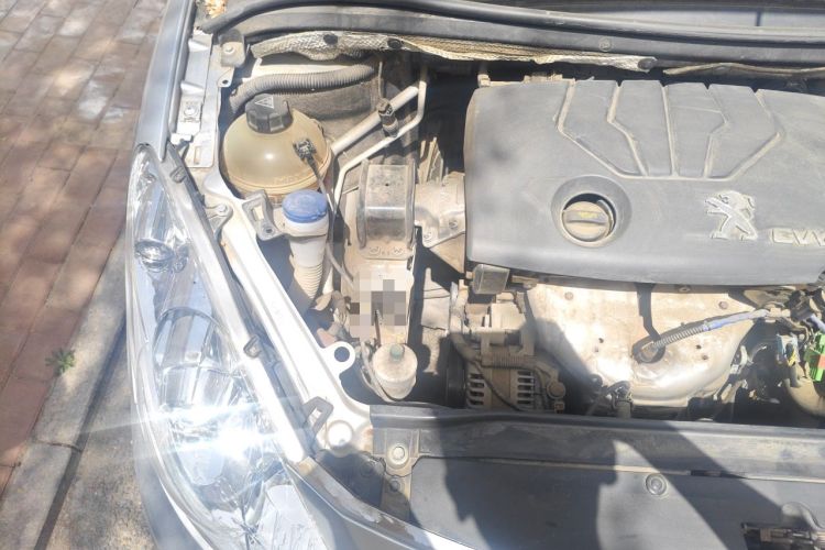 Used Peugeot 307 2012 1.6L Automatic CROSS Engine Bay Right