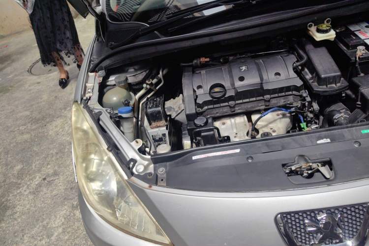 Used Peugeot 307 2012 1.6L Automatic CROSS Engine Bay Right