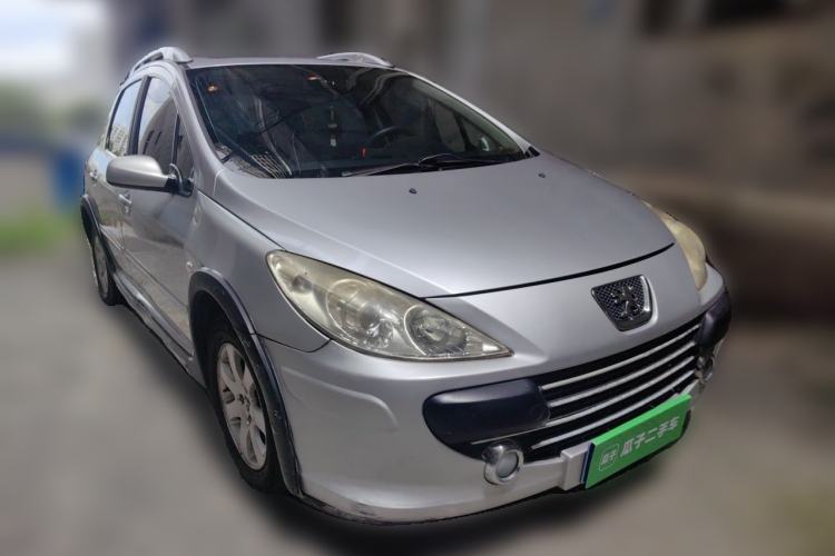 Used Peugeot 307 2012 1.6L Automatic CROSS Front Right 45 Deg