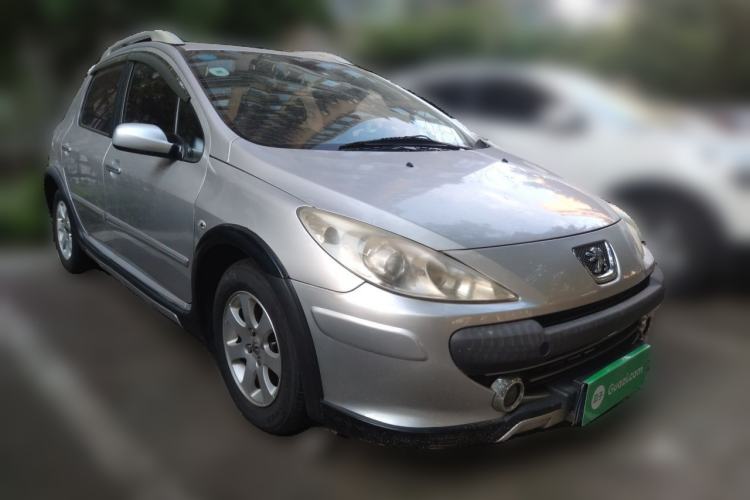 Used Peugeot 307 2012 1.6L Manual CROSS Front Right 45 Deg