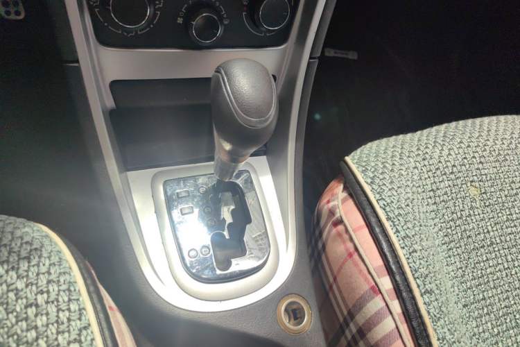 Used Peugeot 307 2012 1.6L Automatic CROSS Gear Lever