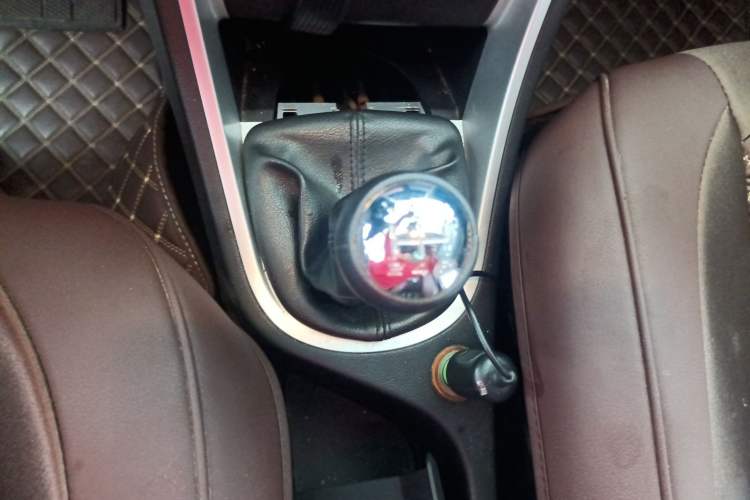 Used Peugeot 307 2012 Hatchback 1.6L Manual Comfort Edition Gear Lever