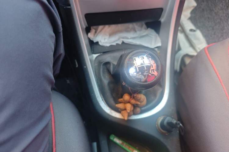 Used Peugeot 307 2012 Hatchback 1.6L Manual Comfort Edition Gear Lever
